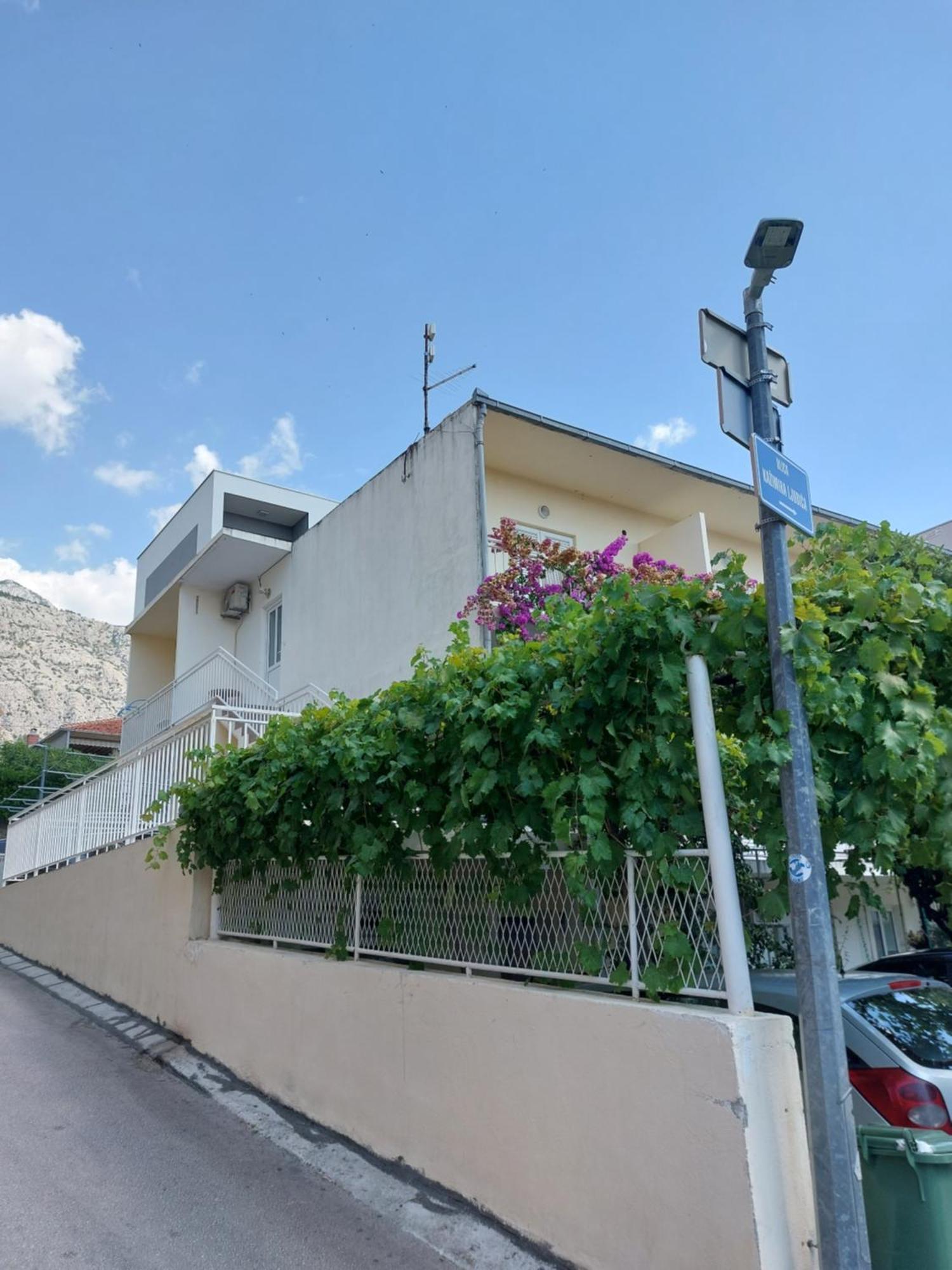 Apartmani Макарска Экстерьер фото